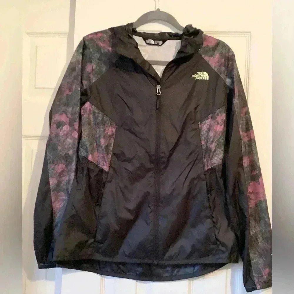 The North Face windbreaker lightweight Jacket Colors: black/dusty mauve S:Medium